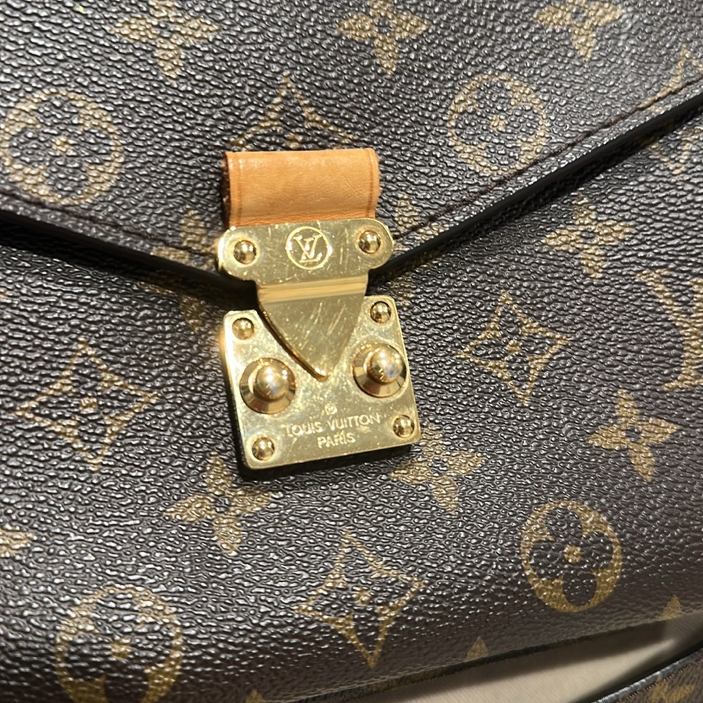 Authentic Louis Vuitton Pochette Metis w/ receipt - Picture 8 of 11